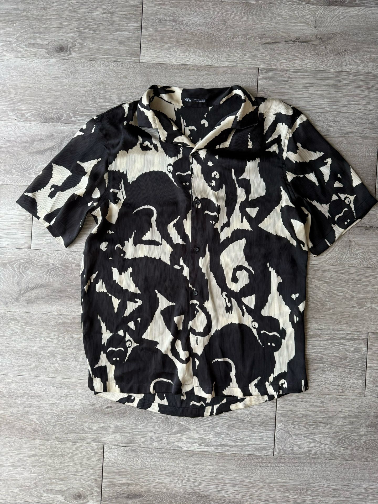 ZARA Black & Beige Abstract Button-Up (Size L)