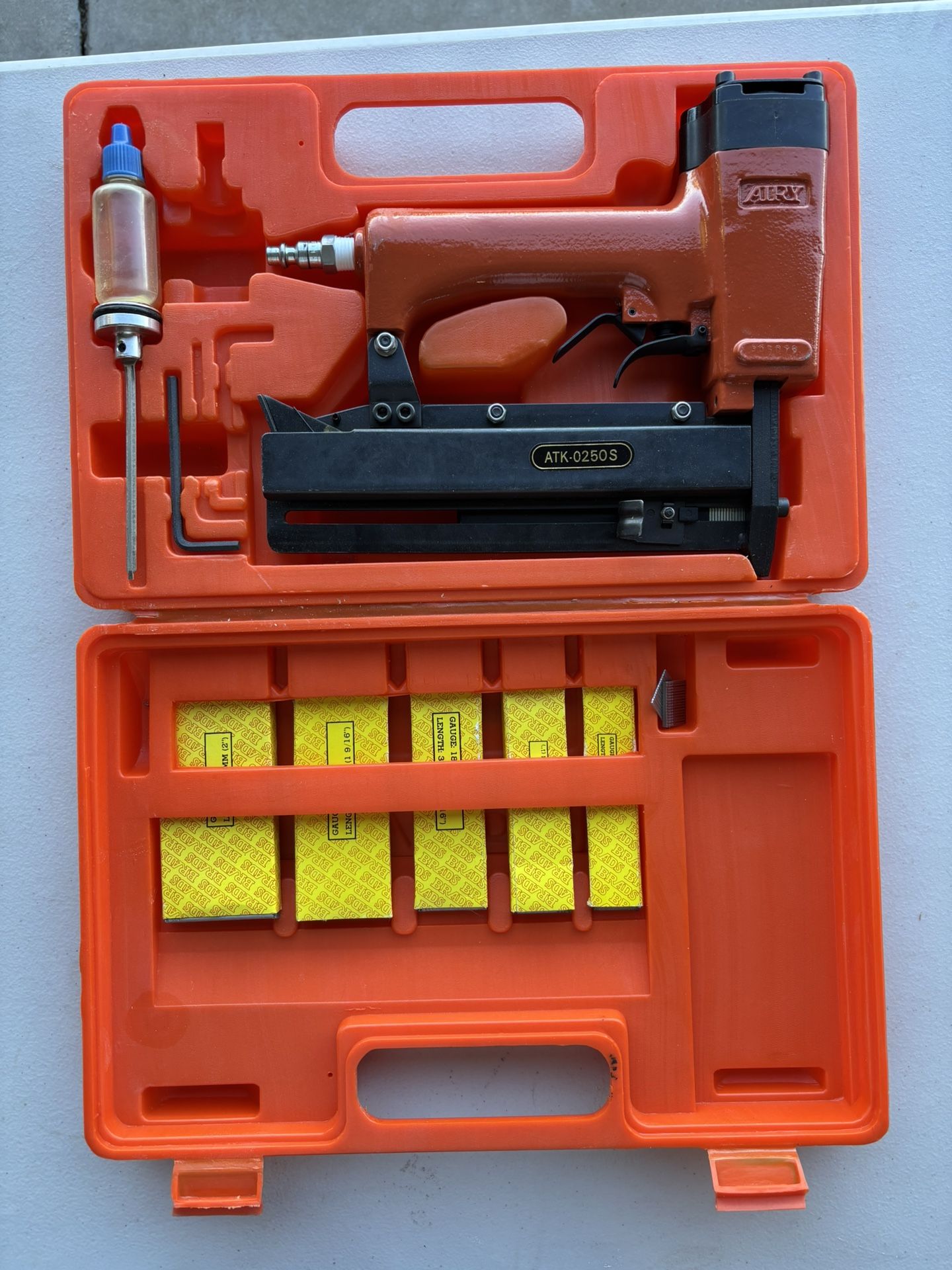 Air Tool Nail Gun
