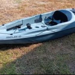 Angler 10 Kayak With Accessories