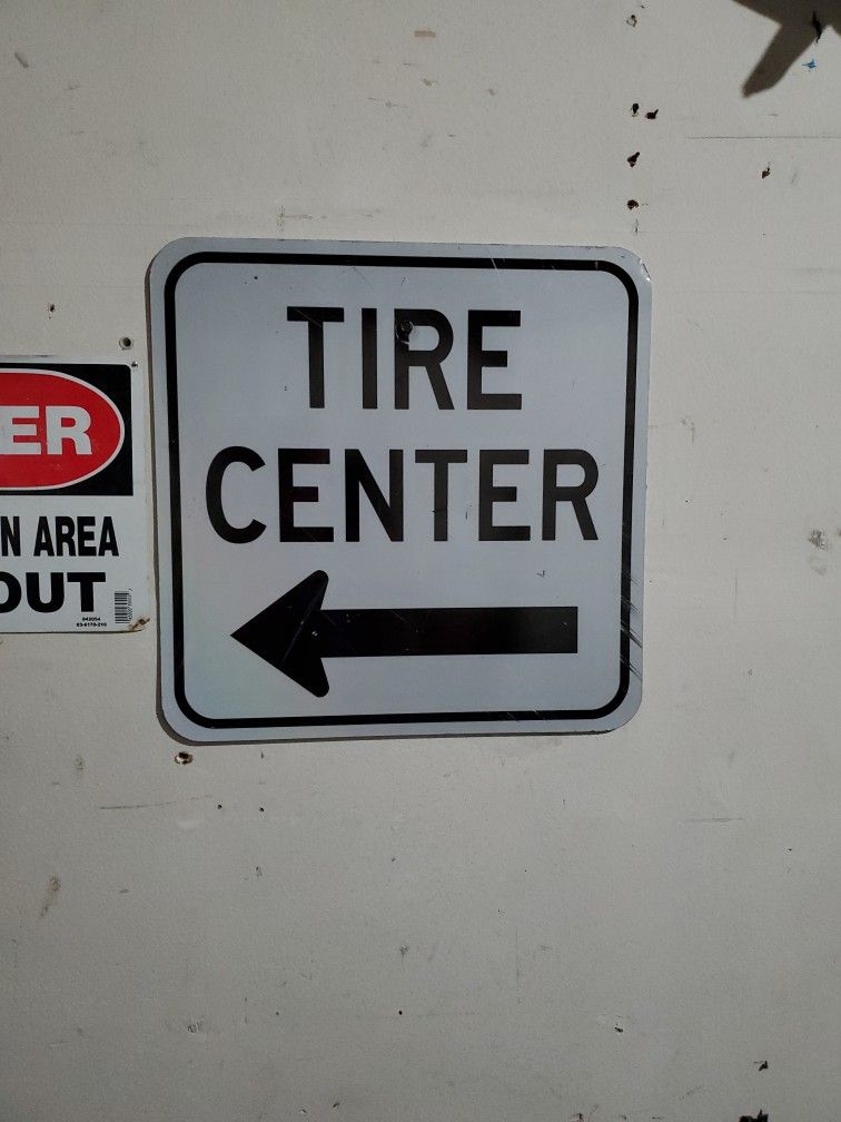 Aluminum Tire Center Sign