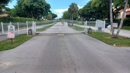 Electric gate noisy or moving uneven? Chain, motor, sensors, and full gate issues
