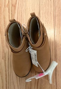 New girls children’s place boots-size 10