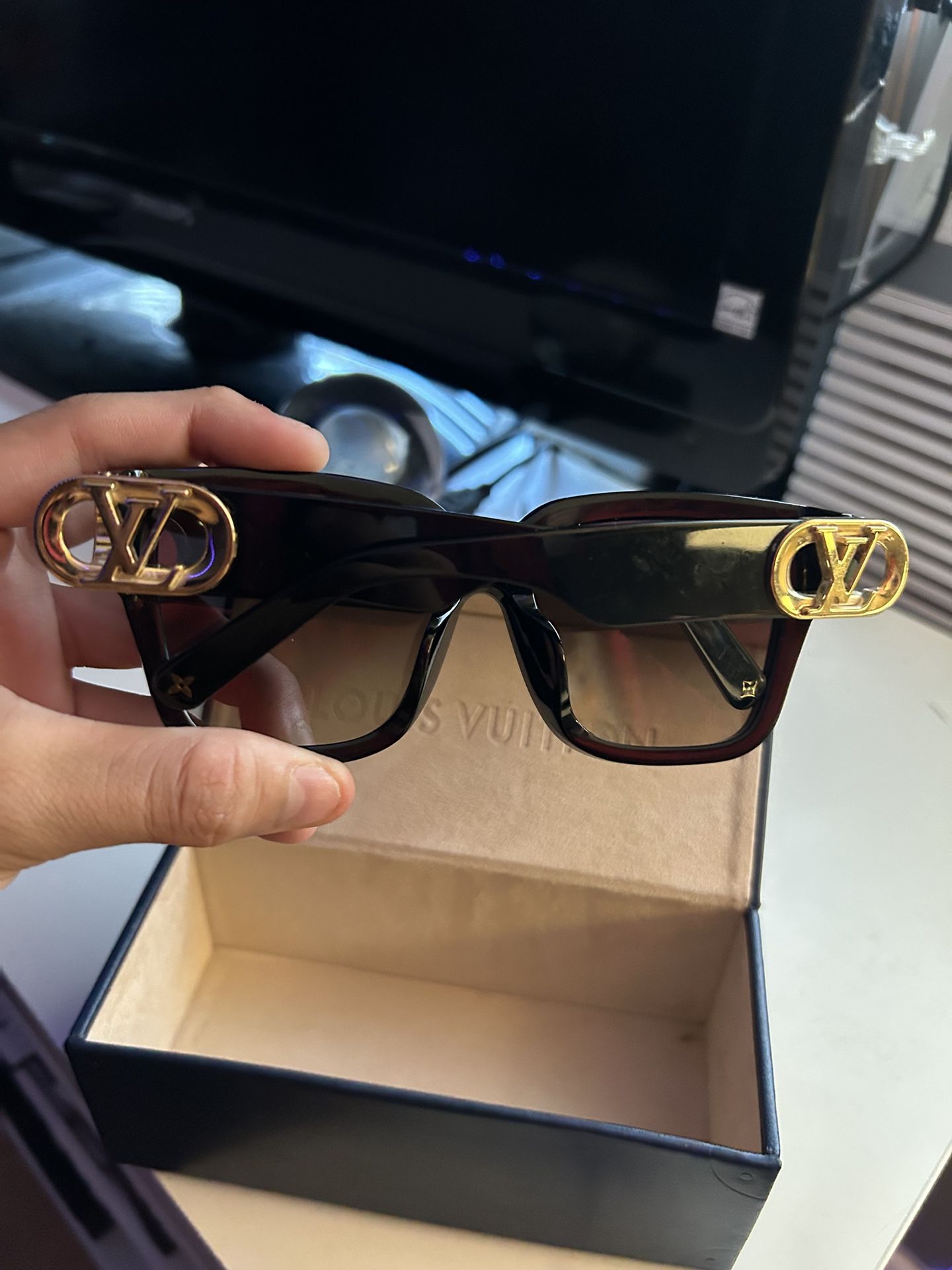 Acetate LV Link Square Sunglasses Z1478W Black