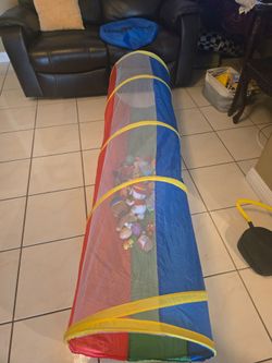 Play tunnel toy