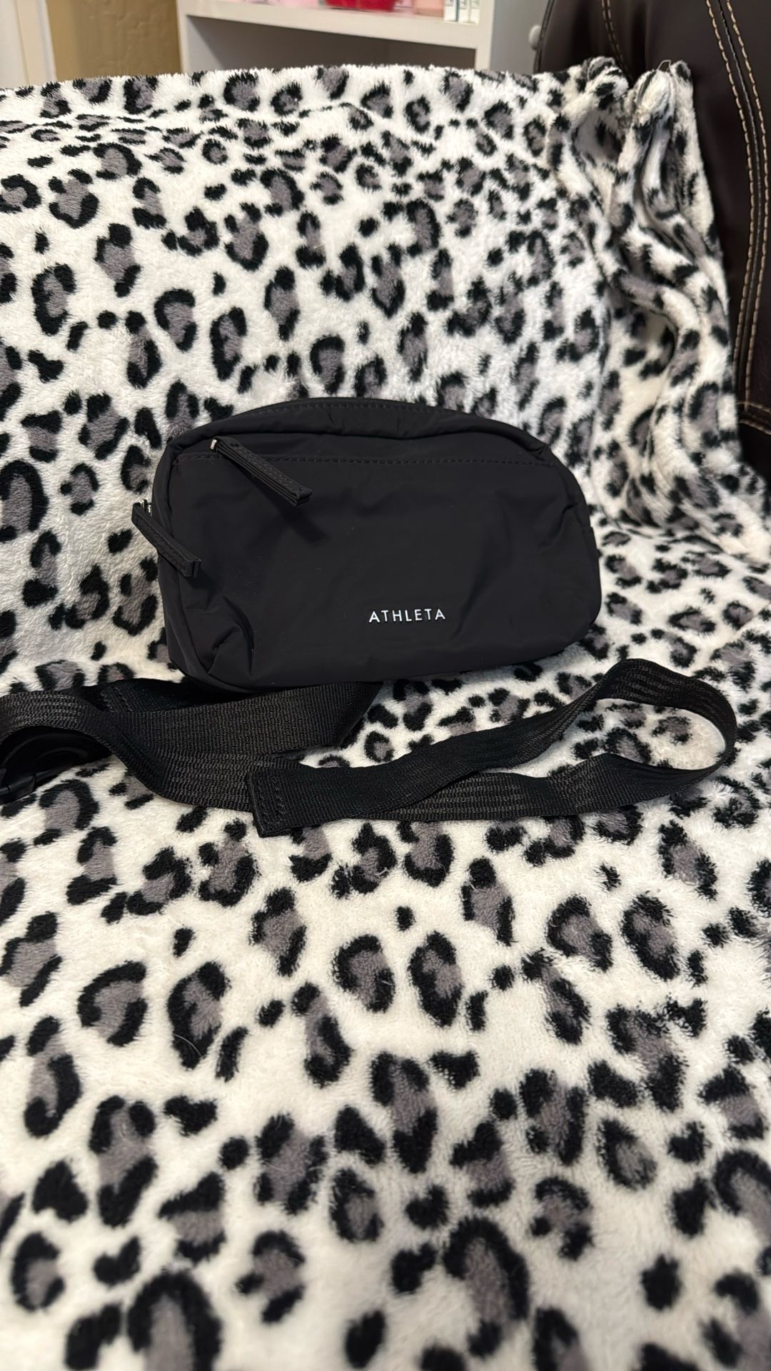 Athleta Women’s All About Crossbody Belt Bag