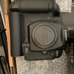 Canon 1 D II
