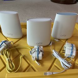 Netgear Orbi 3 Node Mesh WiFi Router (RBR20, 802.11 ac, Wi-Fi 5)