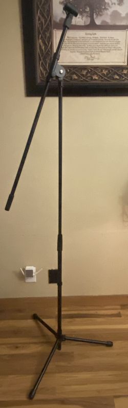 Musician's Gear Tripod Mic Stand W/Telescoping Boom Black.