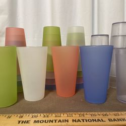 16 colorful 20 oz tumblers & 6 clear cups - Most Never Used