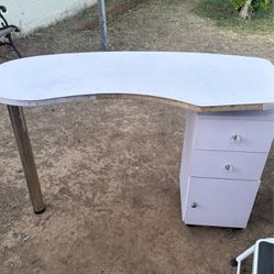 Manicure Table 