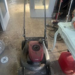 (TRADE) X2 Honda Lawn Mowers 