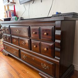 Solid Wood Vintage Dresser – Heavy Duty, Classic Style