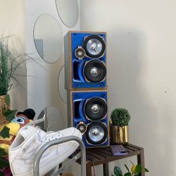 40$ Both Speakers 