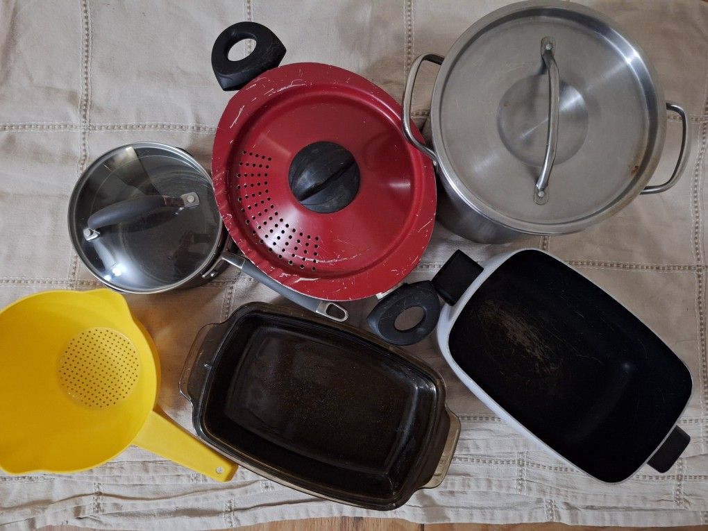 Kitchen Items! Misc.. Good For Starting Out!