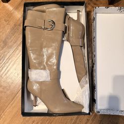  CL by Laundry “Z Shannon” Heeled Boots – Taupe – Size 9M – NEW in Box