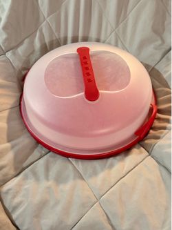 Sterilite Round Red Cake Container