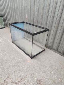 Glass Aquarium 10 gal Pre Drilled