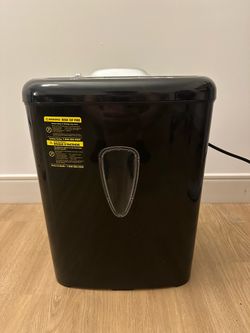 Amazon Basics 6-Sheet Cross-Cut Paper & Credit Card Shredder