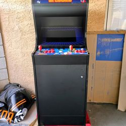 Dream Arcades Stand Up Arcade Machine (Msrp $2499)