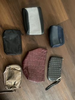 5 Small Purses All For $10