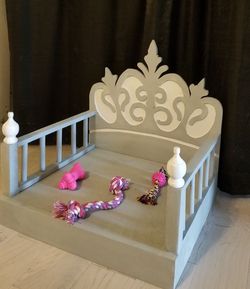 Custom pet beds