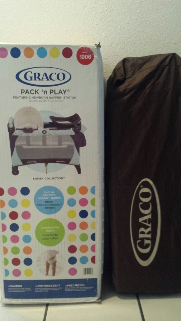 Graco Pack n Play w/ Newborn napper station