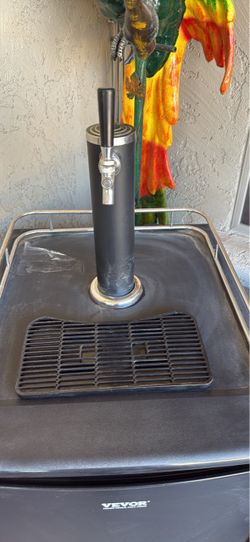 🍻 VEVOR Kegerator with CO₂ Tank – $300 OBO