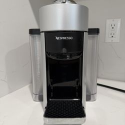 Nespresso Evoluo Machine And Milk Frother Set 