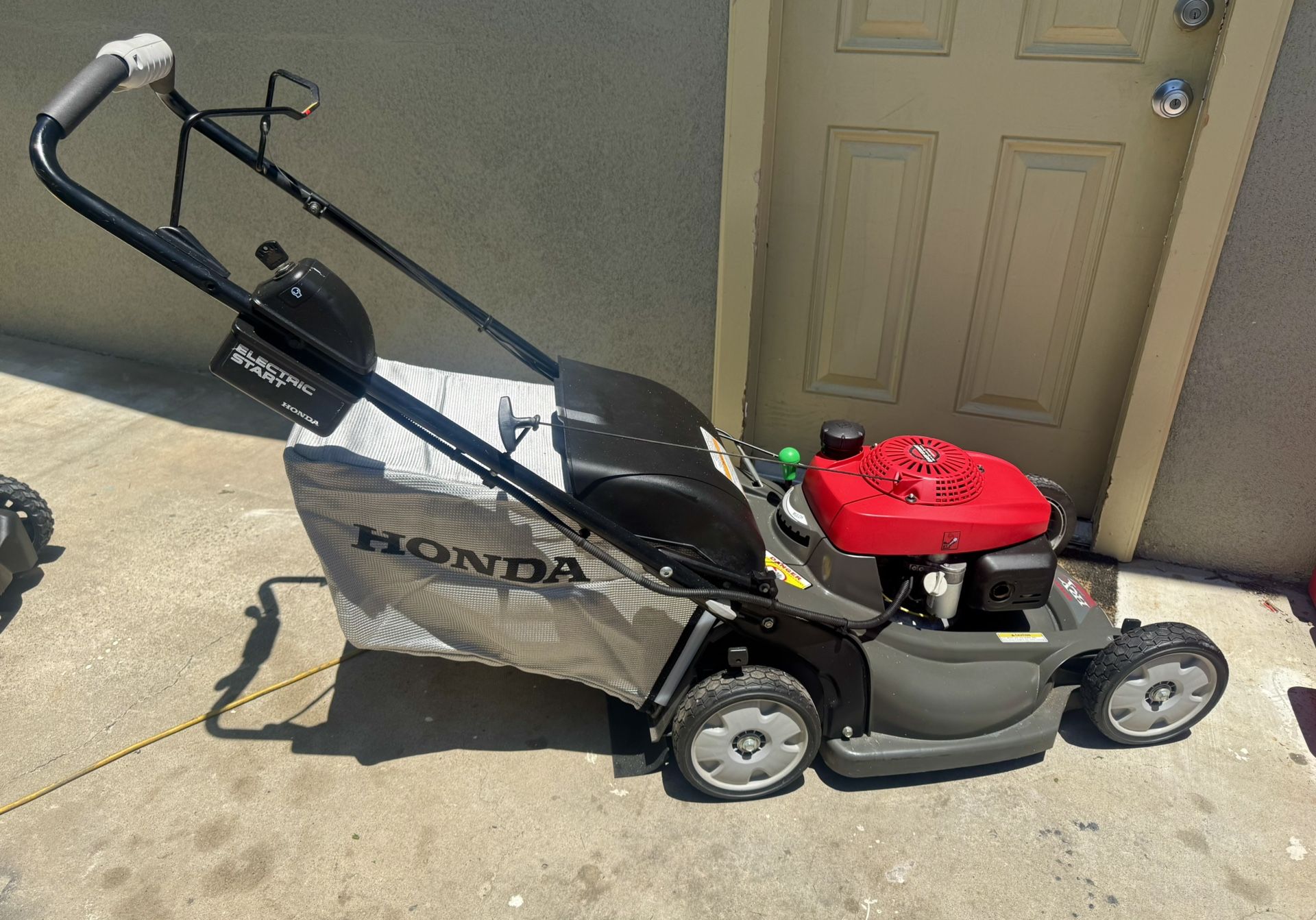 Honda HRX Mower ( Electric Start)