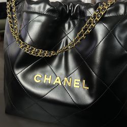 Chanel Authenticated Chanel 22 Leather Handbag