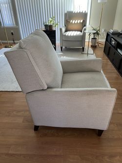 Pair of La-Z-Boy Contemporary Recliners