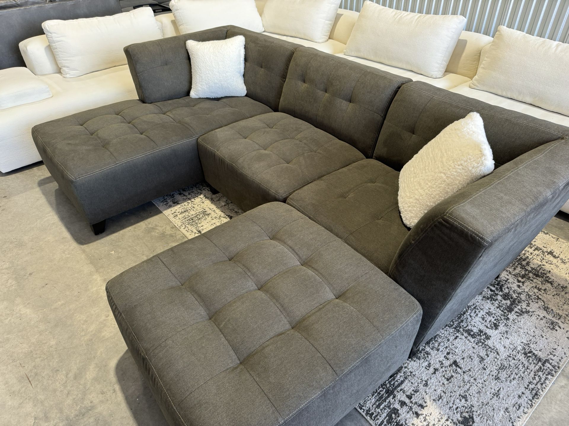 Free Delivery* Gray Modular Sectional W/ Ottoman
