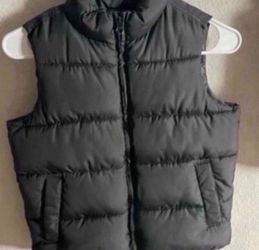 OLD NAVY PUFFER VEST SM 6/7 BLACK