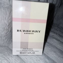 Women BURBERRY perfume 