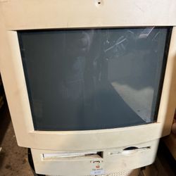 Vintage Macintosh LC Performa 575