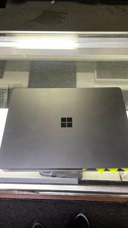 Laptop Microsoft surface 7th edition