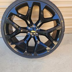 28" CHEVY REPLICA  WHEELS