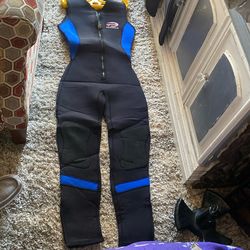 Ladies Large Wet Suit