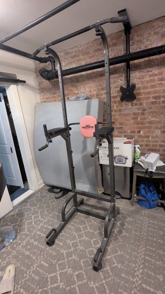 Power Tower Dip Station Adjustable Heavy Duty Pull Up Bar for Home Gym Workout (Make An Offer)