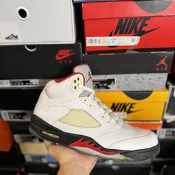 2013 Jordan Fire Red 5s size 11 VNDS