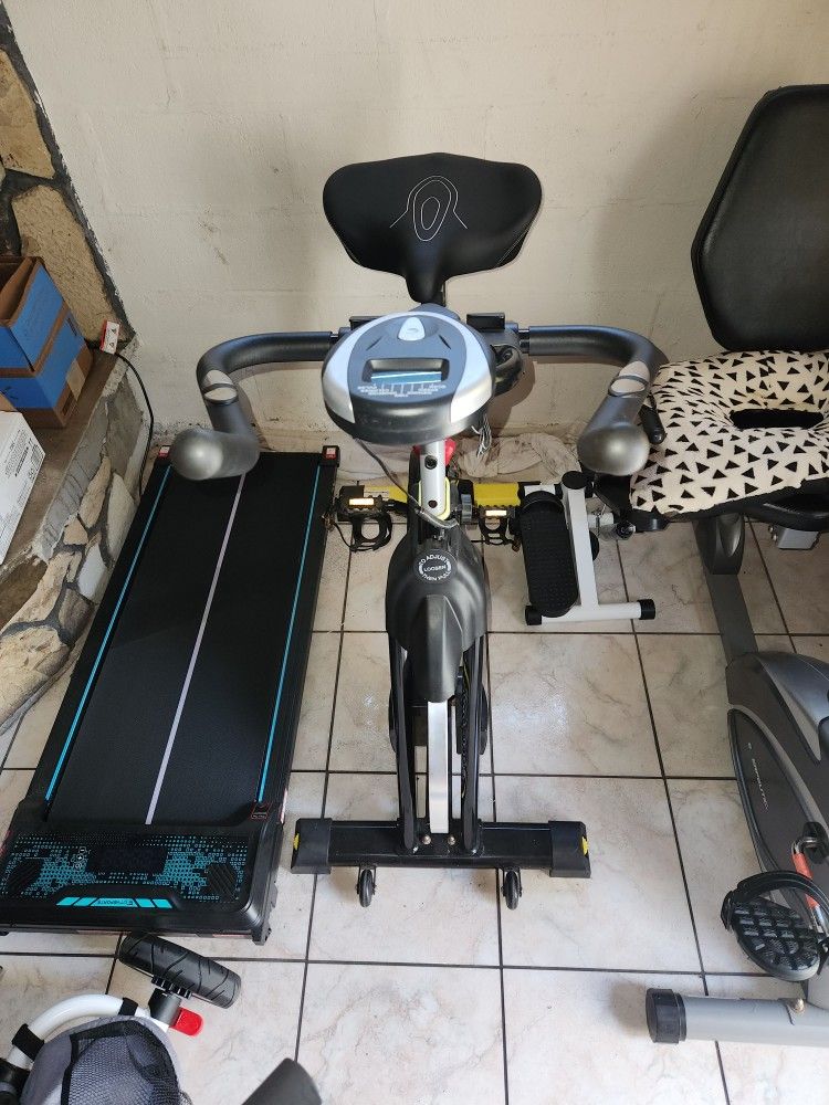 Pooboo Exercise Bike