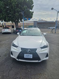 2017 Lexus IS