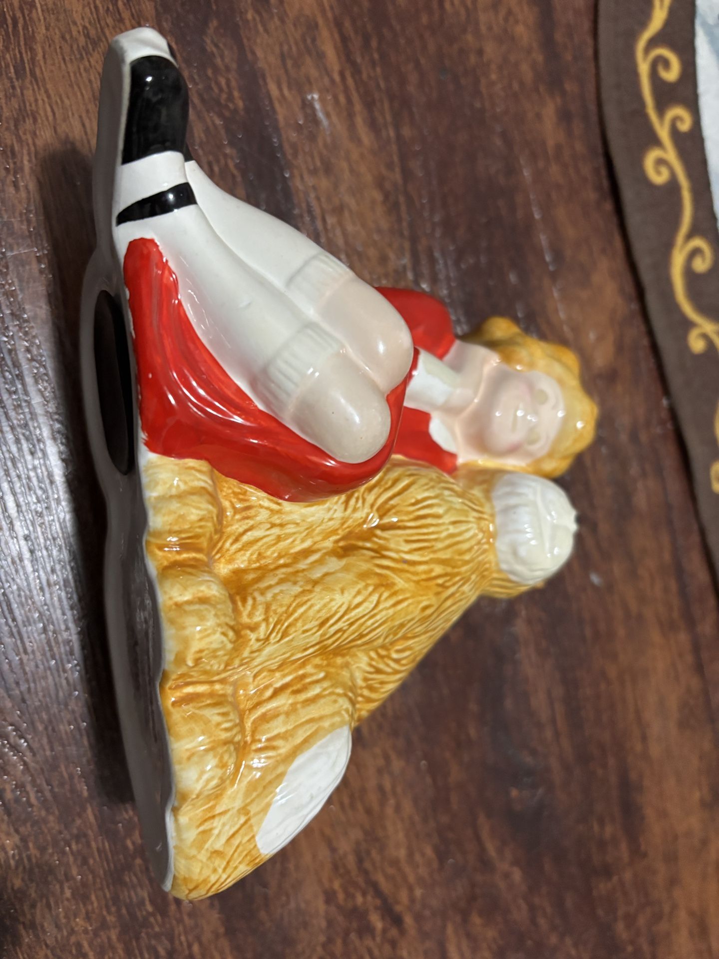 Vintage Annie “Applause” Ceramic Coin Bank