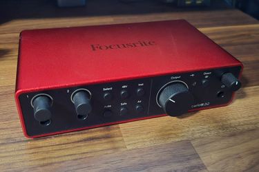 Focusrite

Scarlett 2i2 4th Gen USB Audio Interface