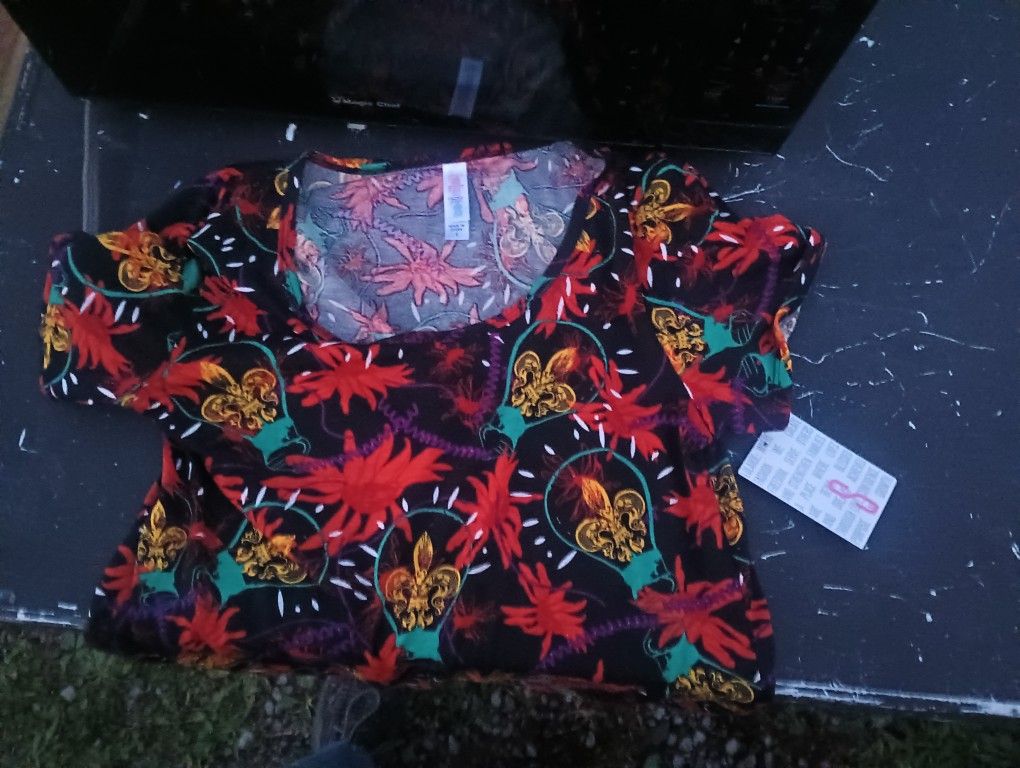 LuLaRoe Women's Colorful Top