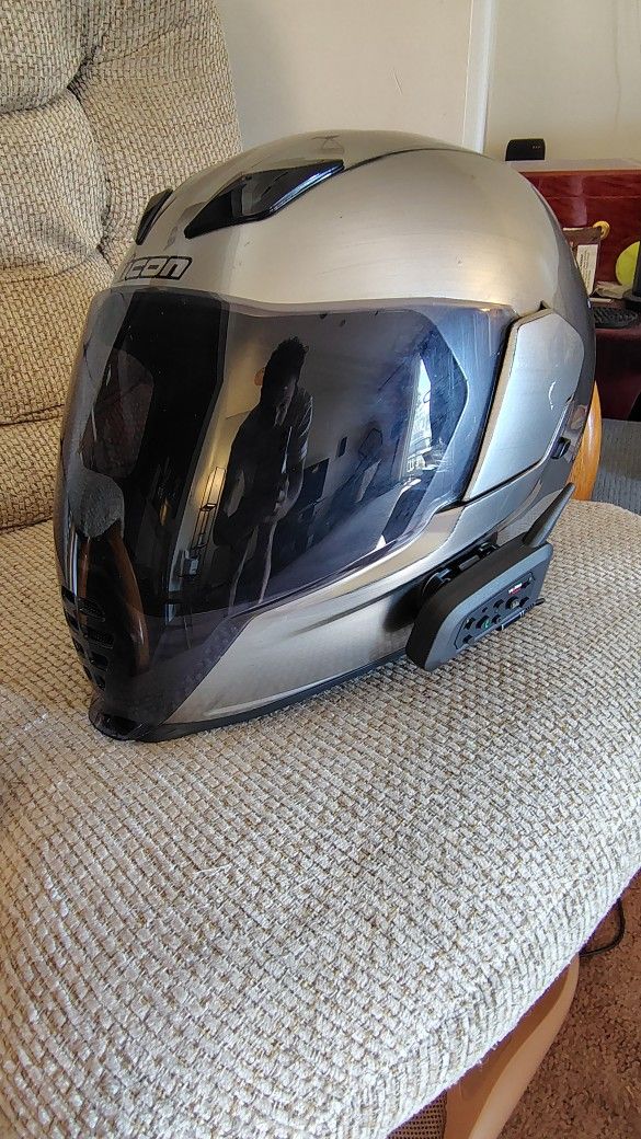 Icon Helmet