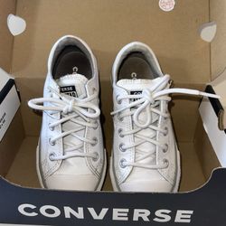 Girls 11  Converse