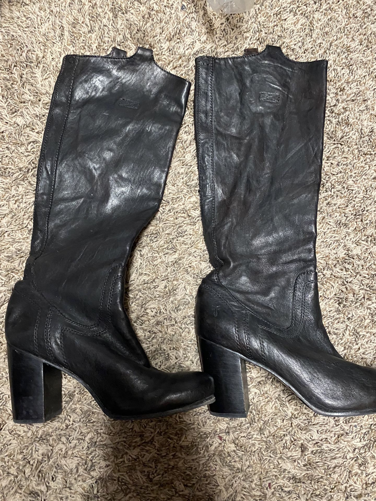 Boots Size 8 Medium 