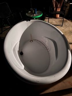 Bath tub