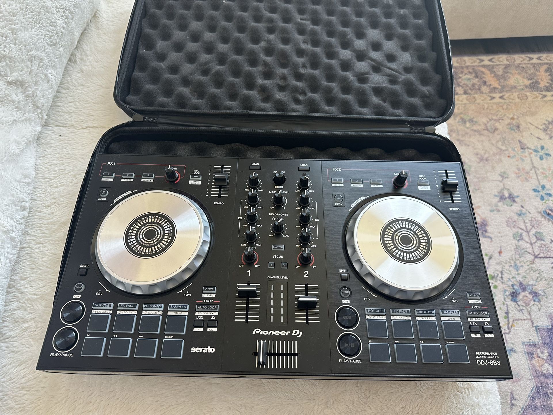 Pioneer Serato DJ Controller
